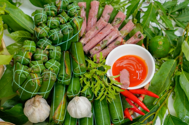 1. Nem chua - đặc sản miền Trung làm từ thịt lợn